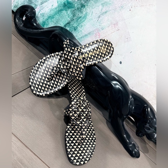 NEW! Tory Burch Miller Sandal Triangle Geo Print Flip Flop Authenticated Sz 6.5 - Picture 7 of 10